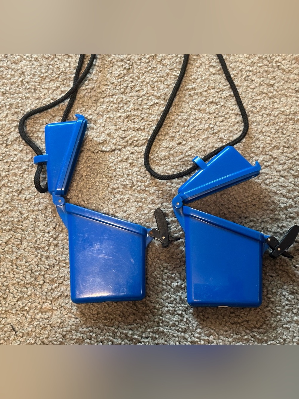 Magellan Outdoors Card Holder vtg set of 2 - Picture 2 of 4